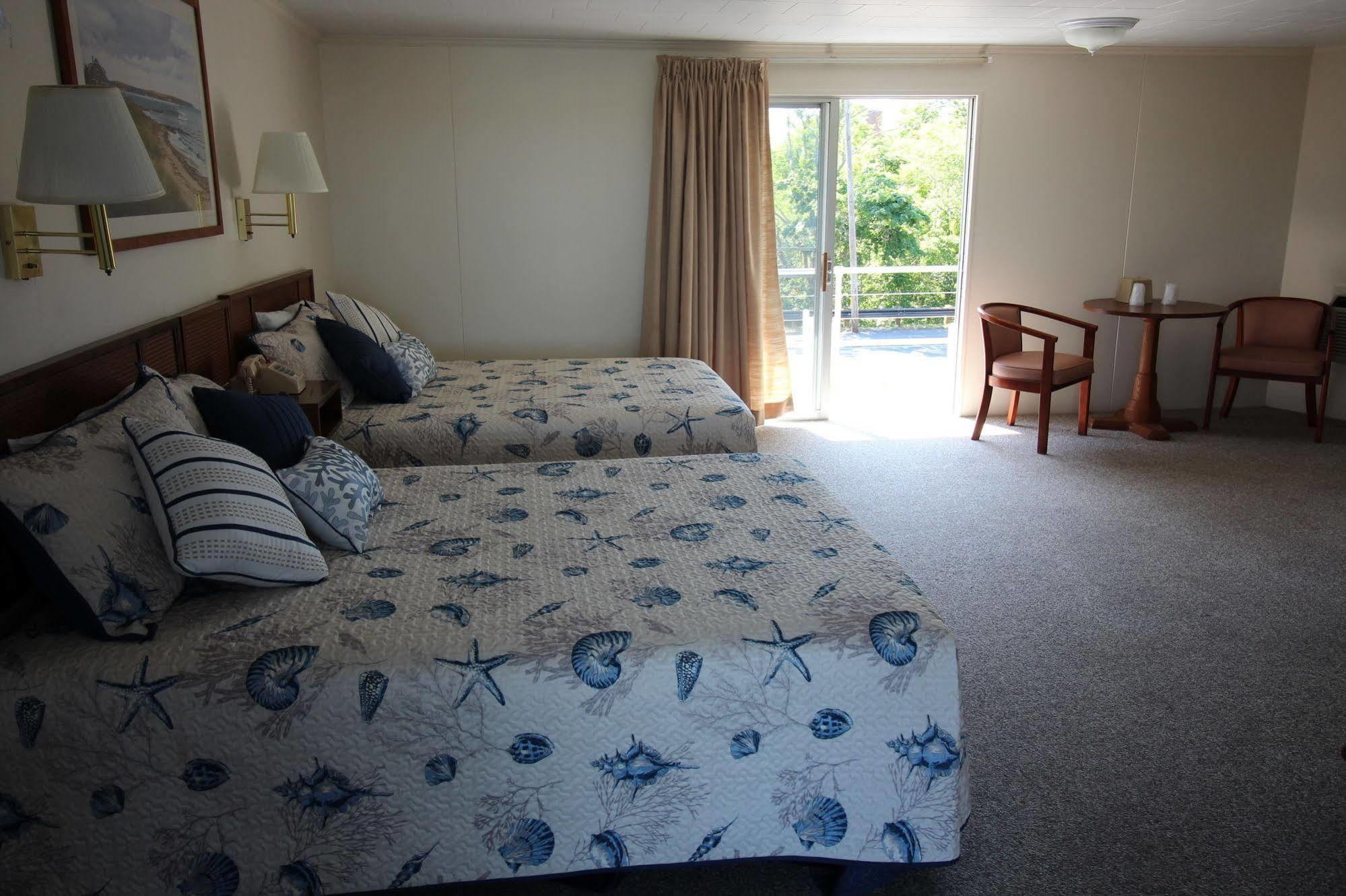 Hyannis Holiday Motel 외부 사진